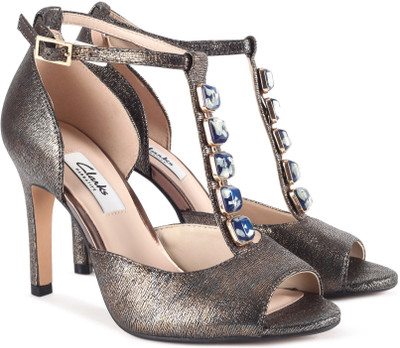 

Clarks Women Bronze Metallic Heels