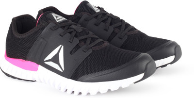 

REEBOK REEBOK TWIST RUN Running Shoes For Women(Black, Black/pink/metsil/white