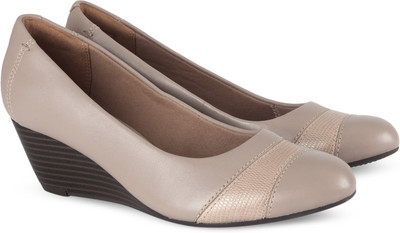 

Clarks Brielle Tacha Sand Leather Bellies For Women(Beige