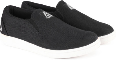 

REEBOK TREAD BREEZE Walking Shoes For Women(Black