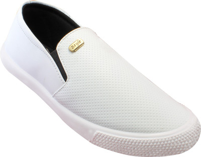 

Claptrap Slip On Sneakers For Men(White