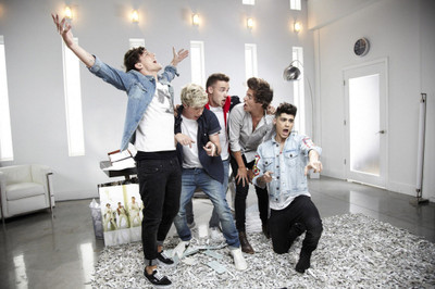 

KumkumArts One Direction Poster 12 x 18 Inch, HD Quality Image, Gloss Paper, Unframed, Qty 1 Paper Print(12 inch X 18 inch, Rolled)
