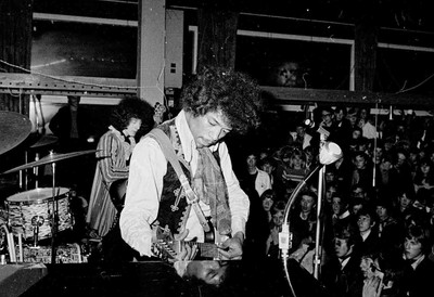 

KumkumArts Jimi Hendrix Poster 12 x 18 Inch, Vintage Quality Image, Gloss Paper, Unframed, Qty 1 Paper Print(18 inch X 12 inch, Rolled)
