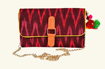 

sugarcrush Women Evening/Party Red Cotton Sling Bag