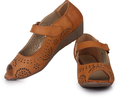 

Adorn Women Tan Wedges