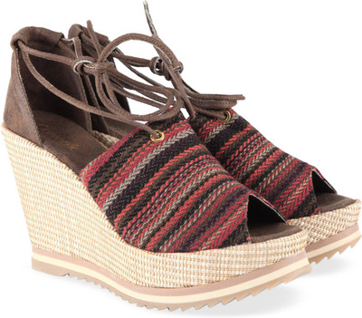 

Catwalk Women MAROON Wedges