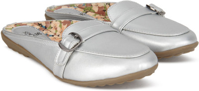 

Senorita Casuals For Women(Silver