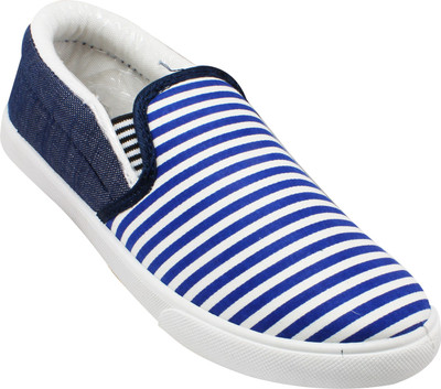 

Claptrap Slip On Sneakers For Women(Multicolor, Blue