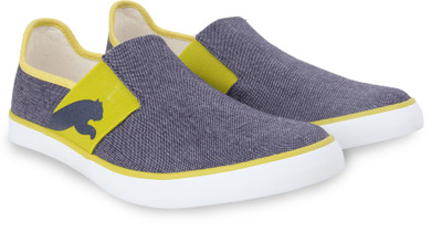 

Puma Lazy Slip On Sneakers For Men(Multicolor, Peacoat-cirtronelle-puma white