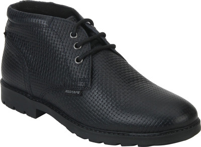 

Red Tape Men Leather Chukka Lace Up For Men(Black, Navy