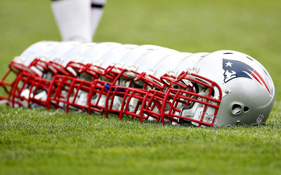 

New-England-Patriots Fine Quality Sports Wall Poster Fine Art Print(12 inch X 18 inch, Rolled)