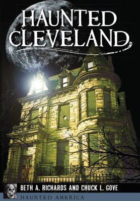 Haunted Cleveland(English, Paperback, Beth A Richards)