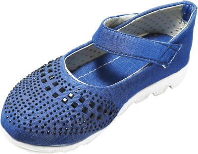 

easysteps Girls Buckle Strappy Sandals(Blue