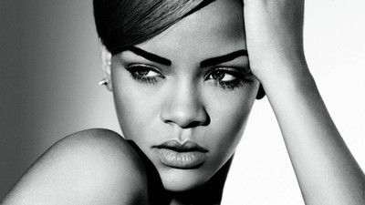 

Akhuratha Rihanna Fine Quality Wall Poster Paper Print(12 inch X 18 inch, Rolled)