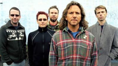 Akhuratha Pearl Jam Fine Quality Wall Poster Paper Print(12 inch X 18 inch, Rolled)