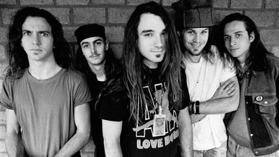 

Akhuratha Pearl Jam Fine Quality Wall Poster Paper Print(12 inch X 18 inch, Rolled)