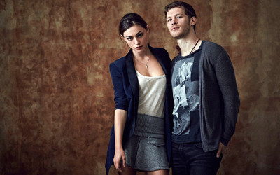 

Aabhaas TV Show The Originals Joseph Morgan Phoebe Tonkin HD Wall Poster Paper Print(12 inch X 18 inch, Rolled)