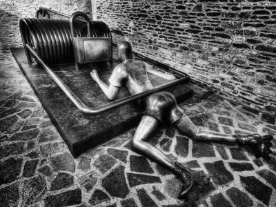 

Akhuratha Wall Poster men-artwork-sculpture-rollerskating-sports-mousetrap-TV-walls-stones-room-monochrome-television-sets Paper Print(12 inch X 18 inch, Rolled)