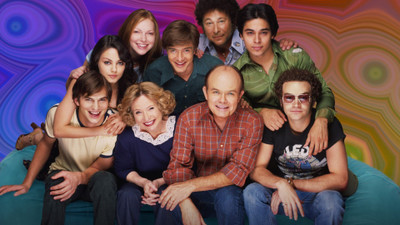 

TV Show That '70s Show That 70's Show Danny Masterson Steven Hyde Laura Prepon Donna Pinciotti Kurtwood Smith Debra Jo Rupp Kitty Forman Ashton Kutcher HD Wall Poster Paper Print(12 inch X 18 inch, Rolled)