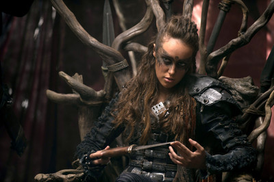 

Akhuratha Designs TV Show The 100 Alycia Debnam-Carey HD Wall Poster Paper Print(12 inch X 18 inch, Rolled)