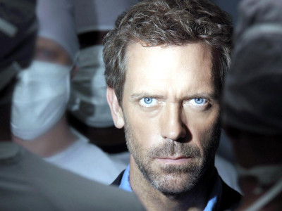 

Aabhaas TV Show House Hugh Laurie Dr. Gregory House HD Wall Poster Paper Print(12 inch X 18 inch, Rolled)