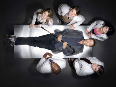 

Aabhaas TV Show House Hugh Laurie Dr. Gregory House Jennifer Morrison Dr. Allison Cameron Jesse Spencer Dr. Robert Chase Lisa Edelstein Dr. Lisa Cuddy Robert Sean Leonard Dr. James Wilson Omar Epps Dr. Eric Foreman HD Wall Poster Paper Print(12 inch X 18 