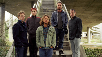 

Akhuratha Pearl Jam Fine Quality Wall Poster Paper Print(12 inch X 18 inch, Rolled)