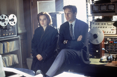 

TV Show The X-Files HD Wall Poster Paper Print(12 inch X 18 inch, Rolled)