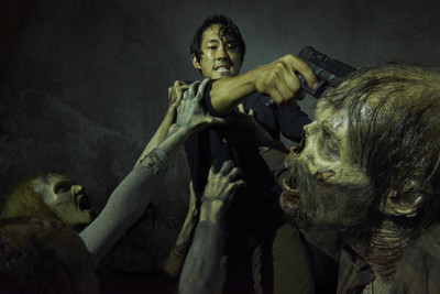 

Aabhaas TV Show The Walking Dead Steven Yeun Glenn Rhee HD Wall Poster Paper Print(12 inch X 18 inch, Rolled)