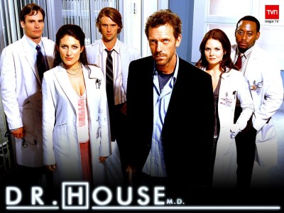 

TV Show House Hugh Laurie Dr. Gregory House Jesse Spencer Dr. Robert Chase Jennifer Morrison Dr. Allison Cameron Robert Sean Leonard Dr. James Wilson Omar Epps Dr. Eric Foreman Lisa Edelstein Dr. Lisa Cuddy HD Wall Poster Paper Print(12 inch X 18 inch, Ro