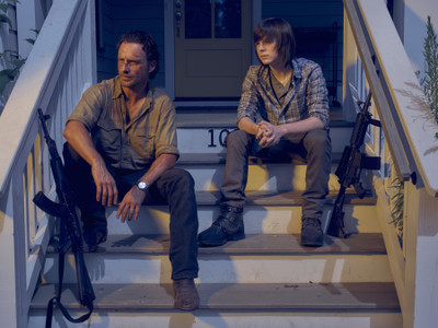 

Akhuratha Designs TV Show The Walking Dead Andrew Lincoln Rick Grimes Chandler Riggs Carl Grimes HD Wall Poster Paper Print(12 inch X 18 inch, Rolled)
