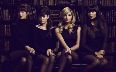 

TV Show Pretty Little Liars (3) ON HI QUALITY LARGE PRINT 36X24 INCHES Photographic Paper(36 inch X 24 inch, Rolled)