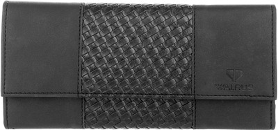 

Walrus Casual Black Clutch
