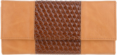 

Walrus Casual Beige Clutch