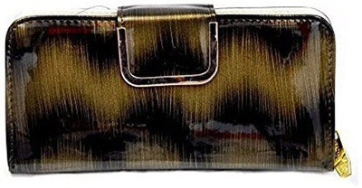 

Bagaholics Casual Green Clutch