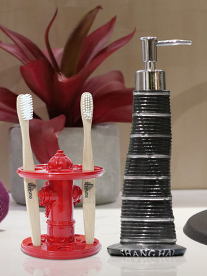 

Shresmo Shresmo Fusion Polyresin Soap or Lotion Dispenser with Toothbrush Holder, 2 Piece Bathroom Accessories, Gift Set Polyresin Bathroom Set(Pack of 2)