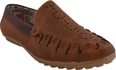 

TWIN FEET Tan Ethnic Loafers Loafers For Men(Tan