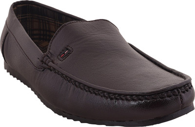 

TWIN FEET Brown Loafers Loafers For Men(Brown