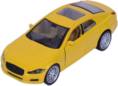 

Roadburner 1:36 Die-Cast pull back car(Yellow)