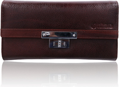 

Niyara Enterprise Casual Brown Clutch