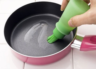Baskety Okayji Silicone Cooking Oil Bottle with Basting Brush (Random Colour) Kitchen Scoop available at flipkart for Rs.249