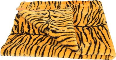 

Vardhman Fur Cloth color Yellow tiger print , Size 38 " x 34" , 2 Cms soft Hair Length