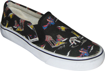 

SAE Slip On Sneakers For Men(Black, White
