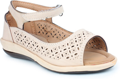 

Doctor Soft Women Cream Flats