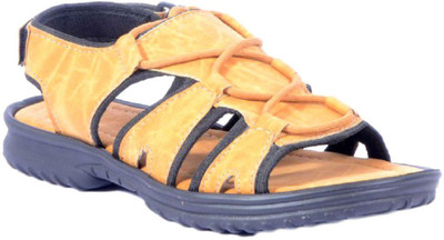 

Bunkeys Men Beige Sandals