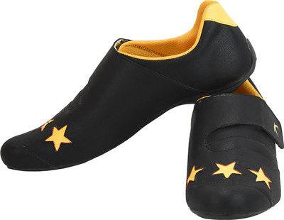 

Kaneggye Canvas Shoes For Men(Yellow, Black