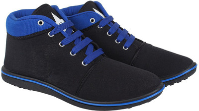 

World Wear Footwear Black-698 Casuals For Men(Black, Blue