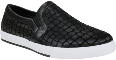 

Vostro STEAMER Casuals For Men(Black, Vcs1040-black