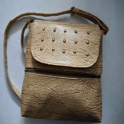 

kapur enterprises Women Casual Beige PU Sling Bag