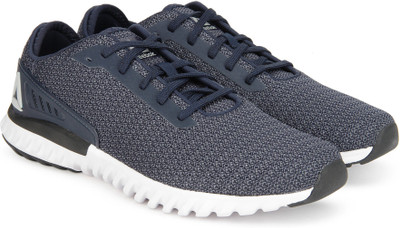 

REEBOK WAVE RIDE Running Shoes For Men(Navy, Navy/black